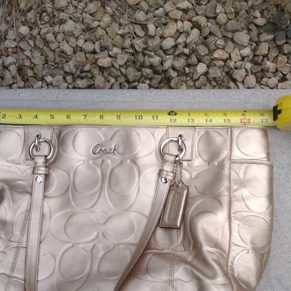 GUC Coach Metallic Bronze Gold Leather Signature Embossed Gallery Tote, F17730 - Picture 8 of 13